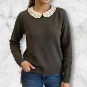 NWT Elle Gray Sweater with Cream Flowered Collar